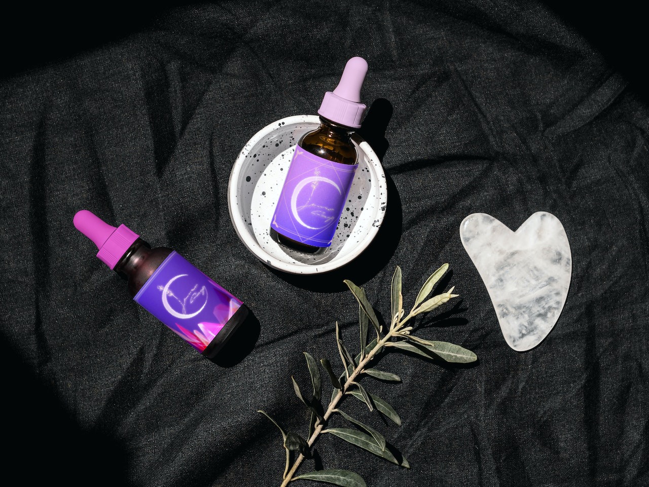 luna essence logo design